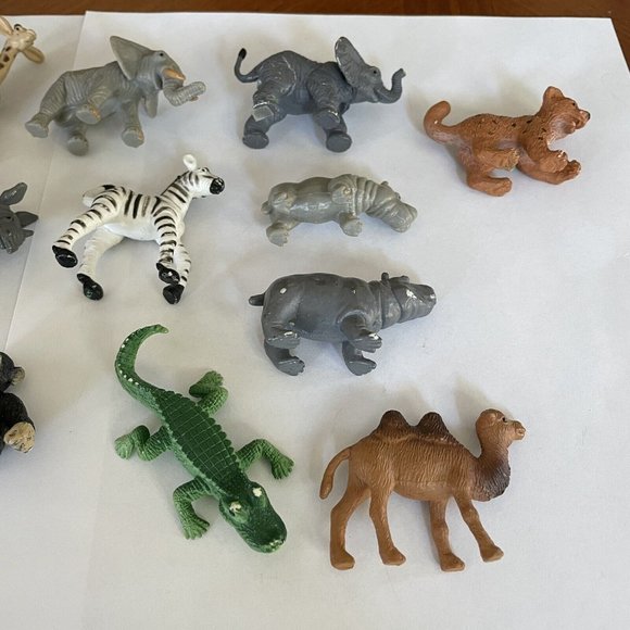 Safari Ltd Lot of 15 Wild Animals - Giraffe Zebra Hippo Chimp Ape Alligator - Picture 8 of 8